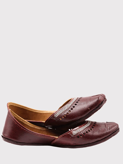 UrbanMehfil Leather Floral Jutti