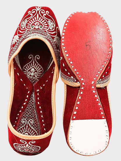 NOORVIKA Red Velvet Jutti