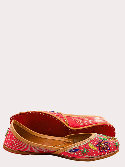 SUFIYANIKA Ruby Red Velvet Jutti