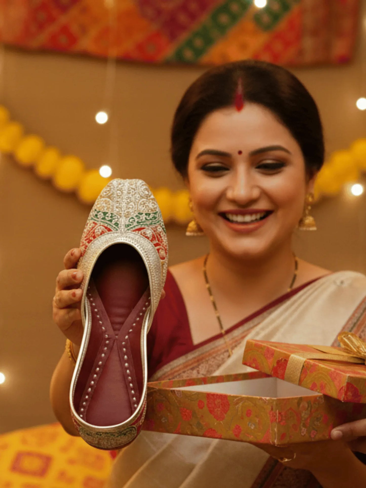 MEHNIRA ZARI Beaded Jutti