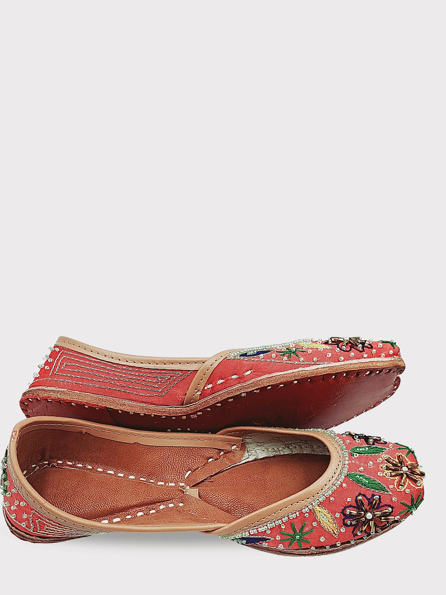 SUFIYANIKA Ruby Red Velvet Jutti